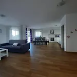 Aura Yourcroatiaholiday * Drenje (Istria)