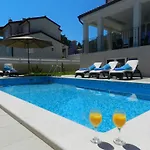 فيلة Aura Yourcroatiaholiday