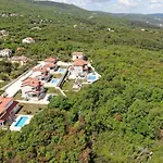 فيلة Aura Yourcroatiaholiday