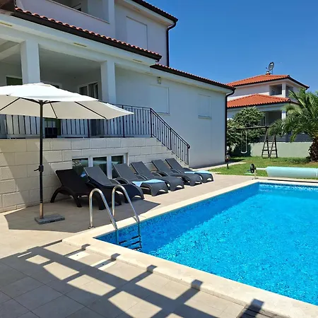 Aura Yourcroatiaholiday * Drenje (Istria)