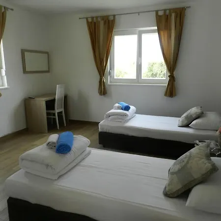 Aura Yourcroatiaholiday Вилла Дрене