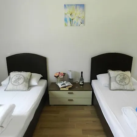 Aura Yourcroatiaholiday Drenje (Istria)
